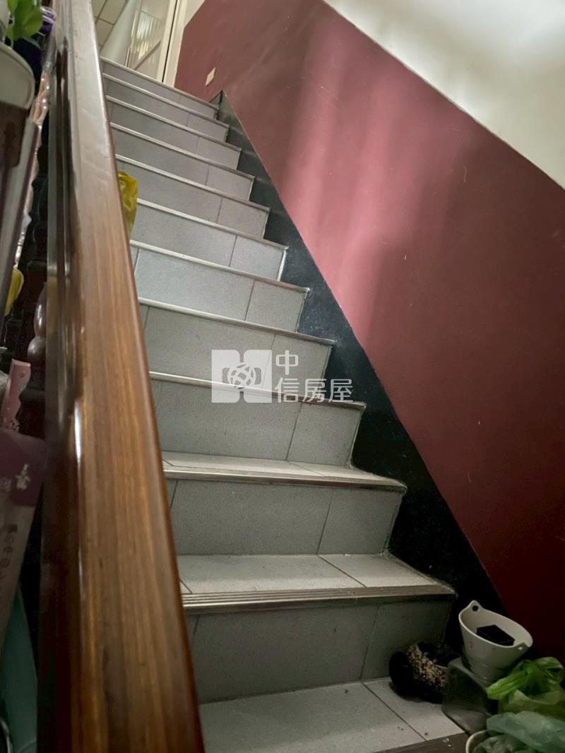 大同路優質金雞母電梯透店房屋室內格局與周邊環境