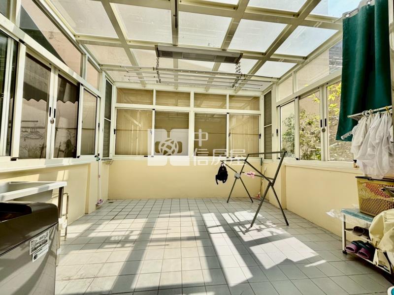 樹孝商圈臨路四房透店門前停車房屋室內格局與周邊環境