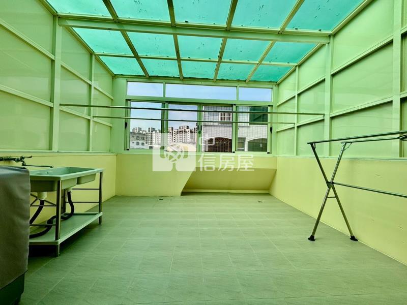 樹孝商圈臨路四房透店門前停車房屋室內格局與周邊環境