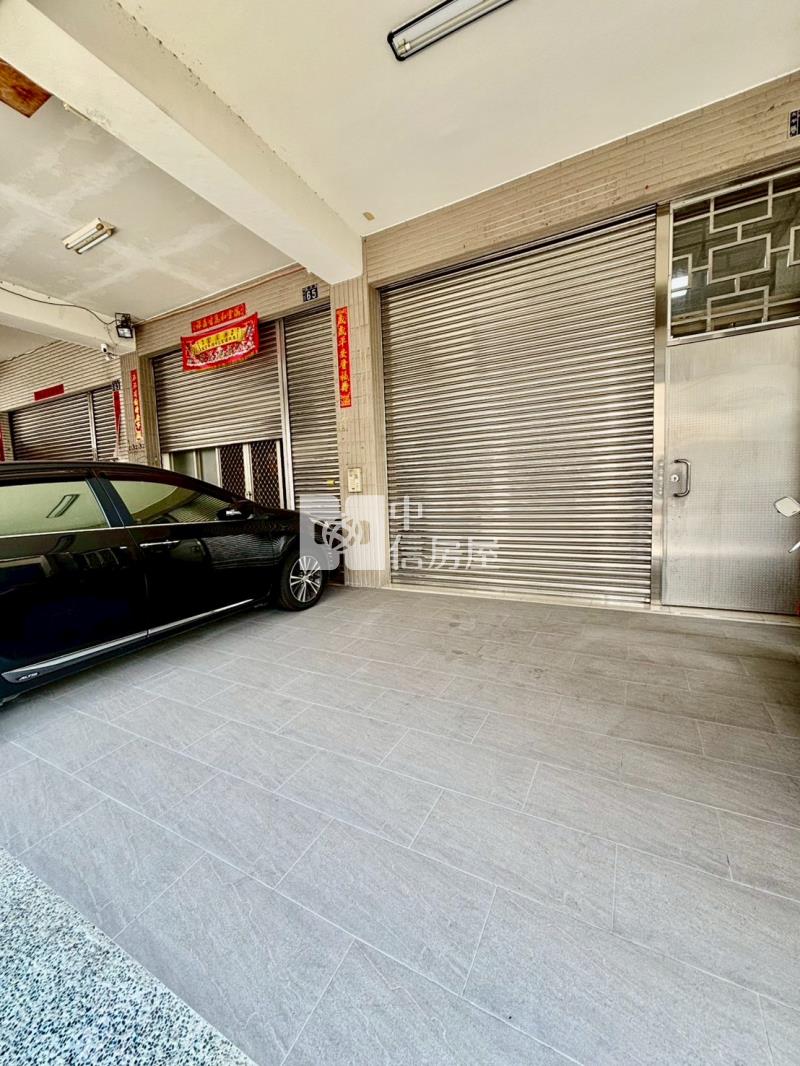 樹孝商圈臨路四房透店門前停車房屋室內格局與周邊環境