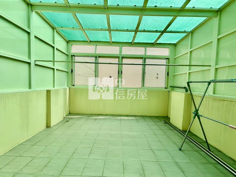 樹孝商圈臨路四房透店門前停車房屋室內格局與周邊環境