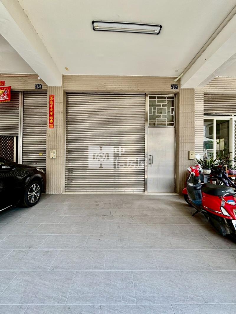 樹孝商圈臨路四房透店門前停車房屋室內格局與周邊環境
