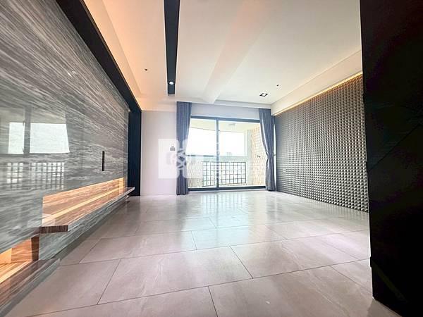 (英棋觀邸)七期惠文學區5房雙平車無限視野戶房屋室內格局與周邊環境