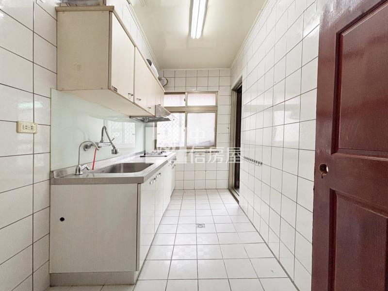 台中巨蛋旁中清麗景美三房房屋室內格局與周邊環境