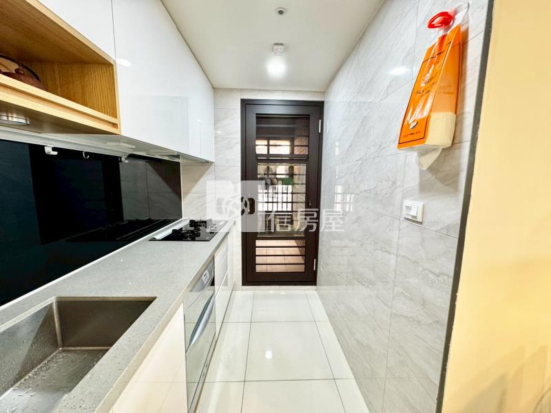 勝美新東區無線視野精裝三房平車房屋室內格局與周邊環境