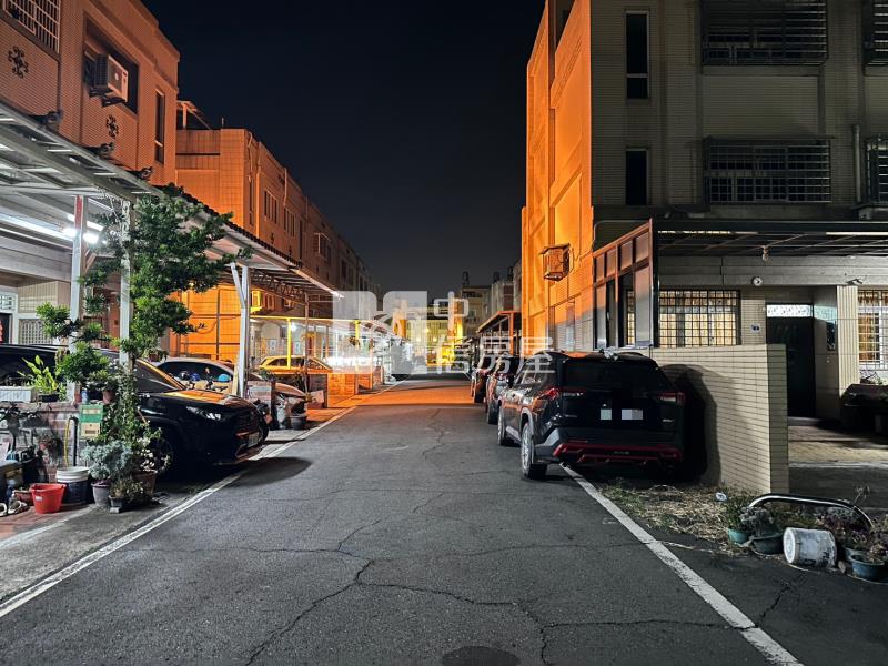 鹿港鹿和路大地坪面公園可停雙車房屋室內格局與周邊環境