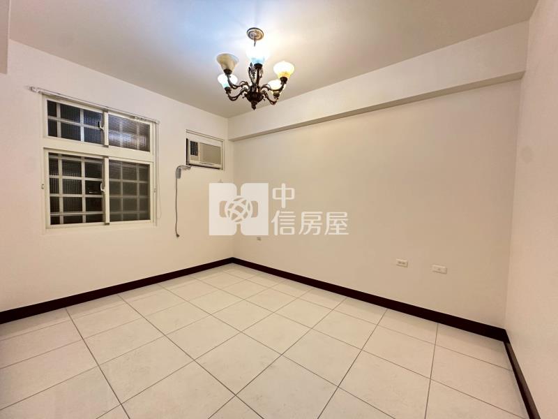 鹿港鹿和路大地坪面公園可停雙車房屋室內格局與周邊環境