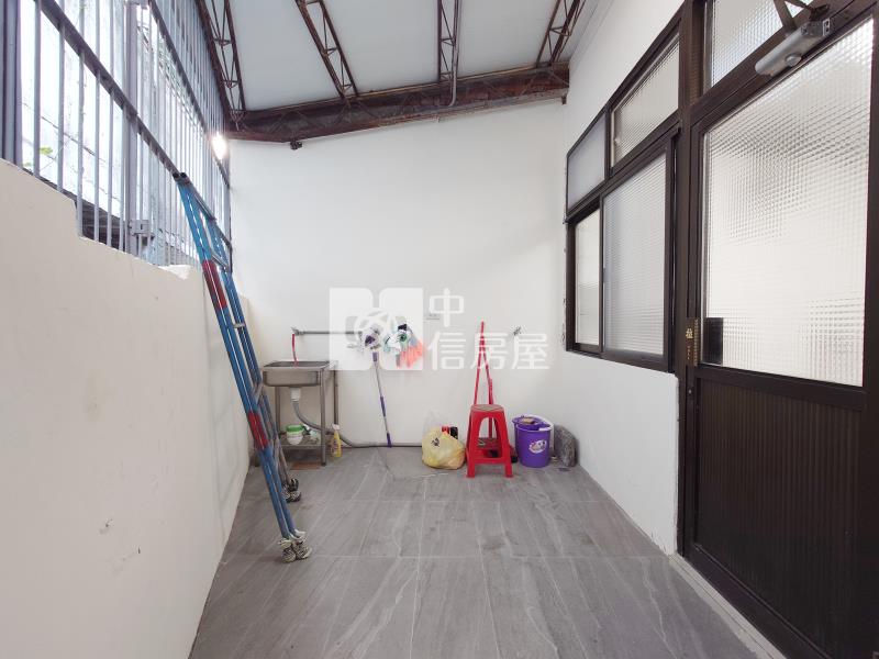 東山商圈車庫美透天房屋室內格局與周邊環境