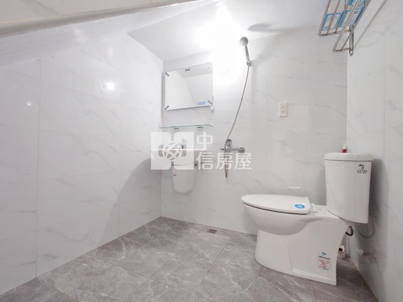 東山商圈車庫美透天房屋室內格局與周邊環境