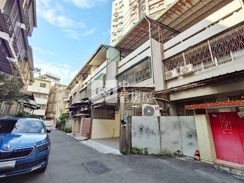 東山商圈車庫美透天房屋室內格局與周邊環境