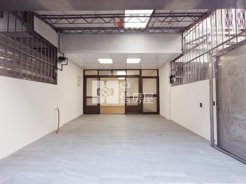 東山商圈車庫美透天房屋室內格局與周邊環境