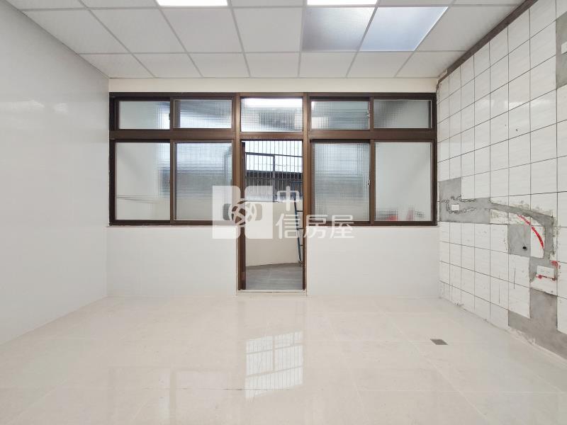 東山商圈車庫美透天房屋室內格局與周邊環境