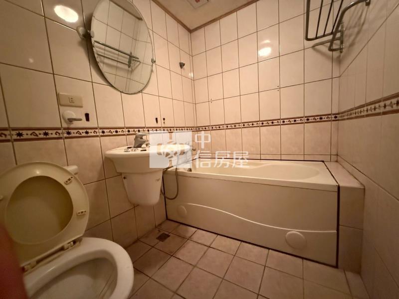 全聯旁稀有四房平車房屋室內格局與周邊環境