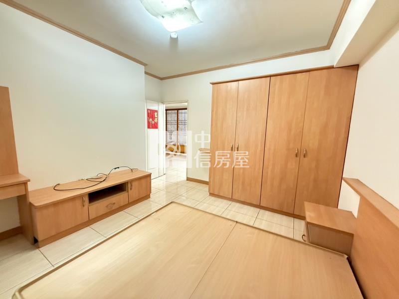 全聯旁稀有四房平車房屋室內格局與周邊環境