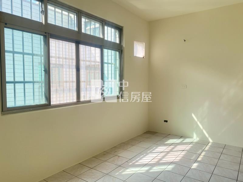 安祥街雙車位透天房屋室內格局與周邊環境