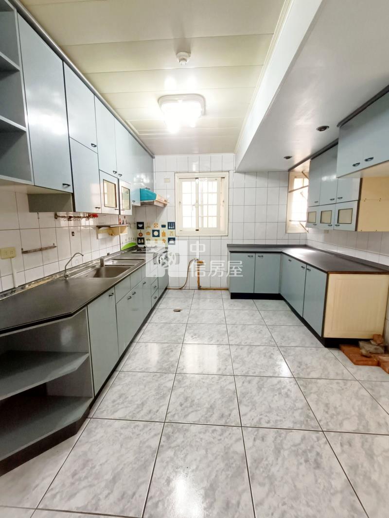 近捷運A22中壢夜市大坪數6房+車位房屋室內格局與周邊環境