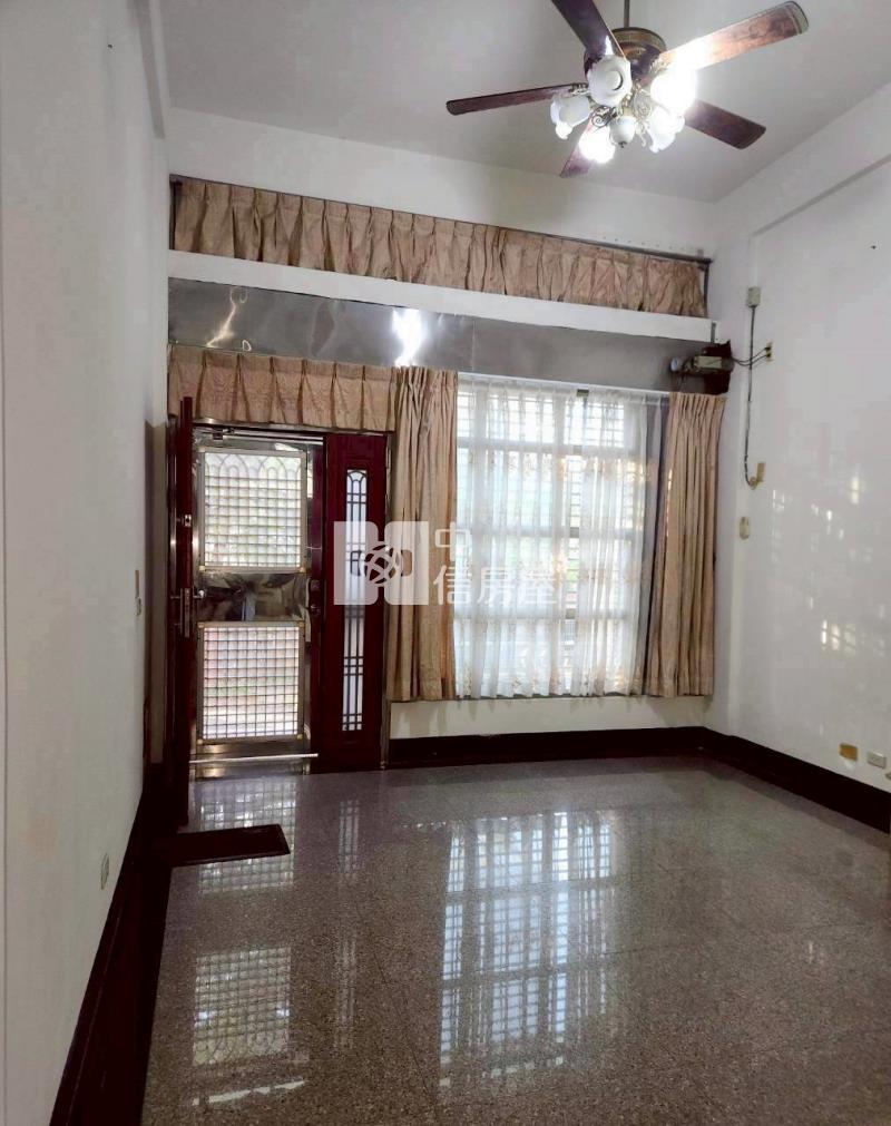 街尾美屋透天房屋室內格局與周邊環境