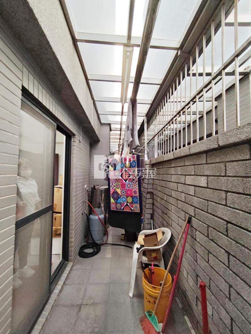 66交流道旁電梯大別墅(佳河頤園)房屋室內格局與周邊環境