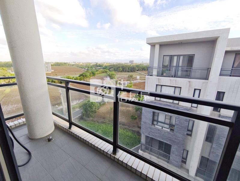 66交流道旁電梯大別墅(佳河頤園)房屋室內格局與周邊環境