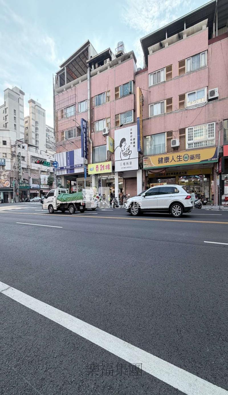 南區最熱鬧美村南路商圈稀有黃金雙店面房屋室內格局與周邊環境