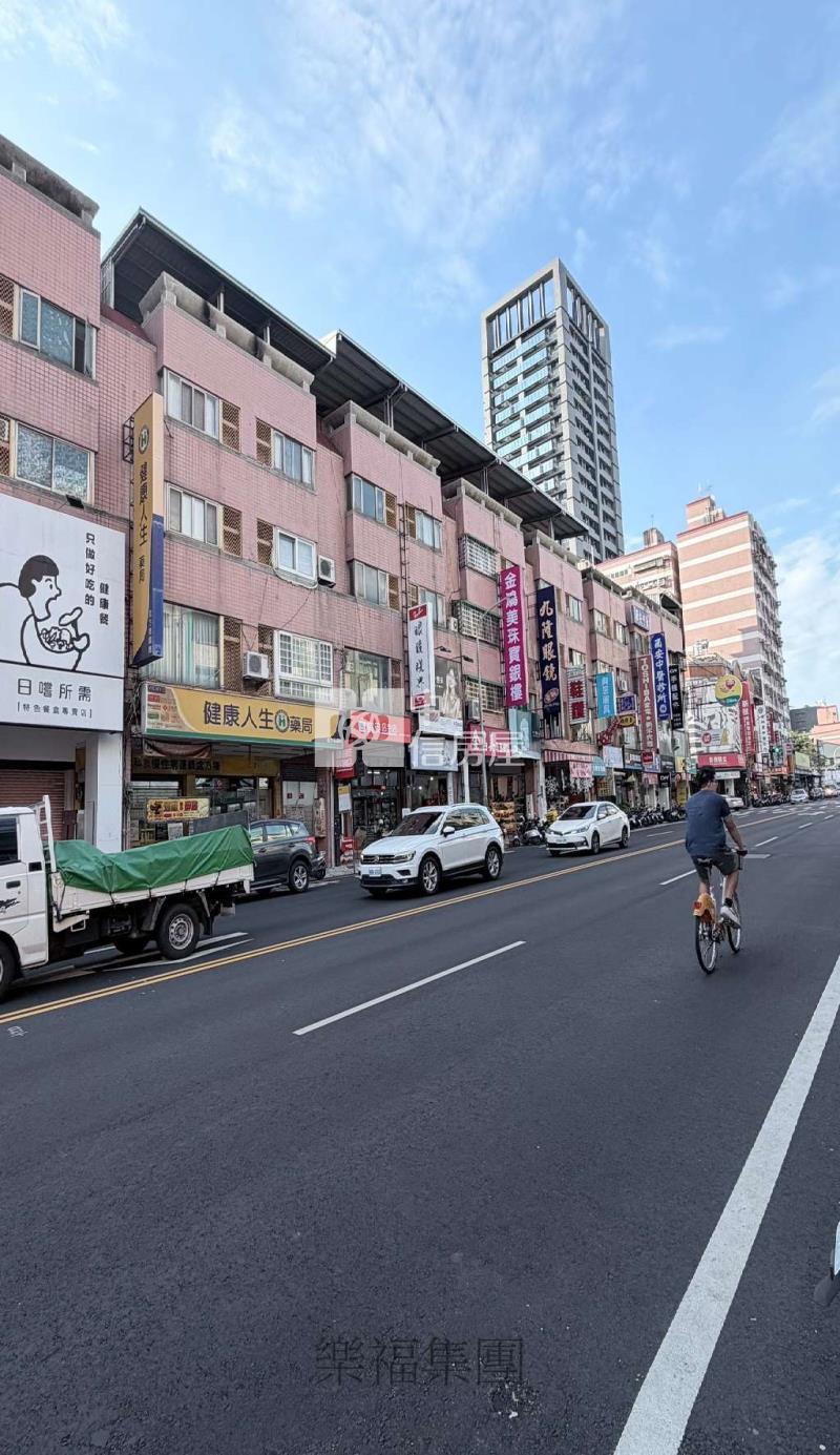 南區最熱鬧美村南路商圈稀有黃金雙店面房屋室內格局與周邊環境