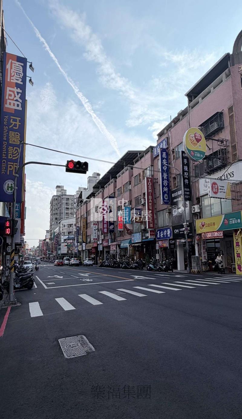 南區最熱鬧美村南路商圈稀有黃金雙店面房屋室內格局與周邊環境