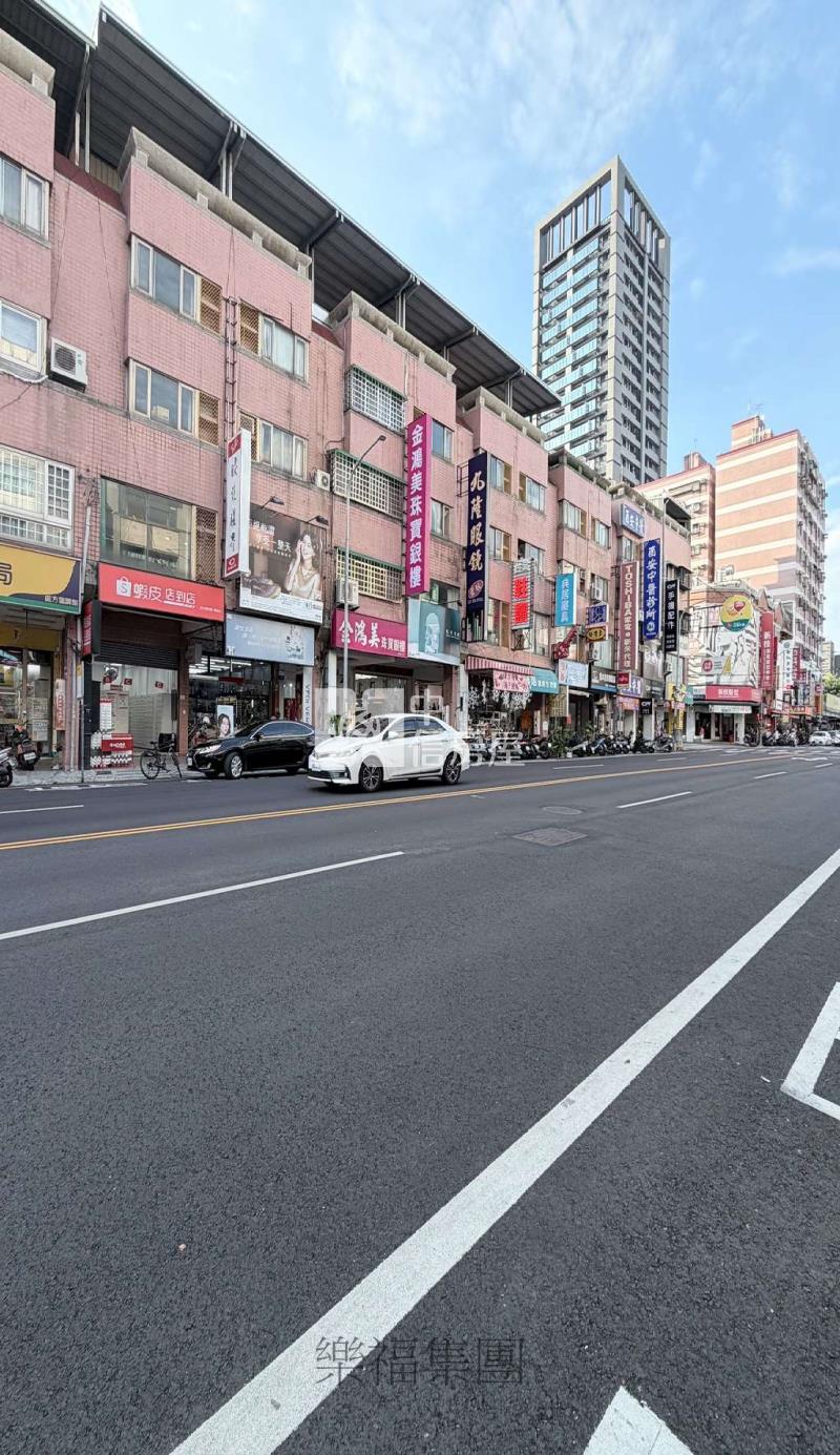 南區最熱鬧美村南路商圈稀有黃金雙店面房屋室內格局與周邊環境