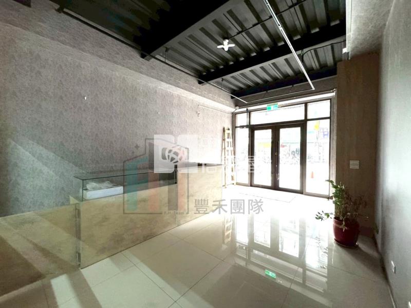 【豐禾】(專)中壢市中心挑高一、二樓金店面房屋室內格局與周邊環境