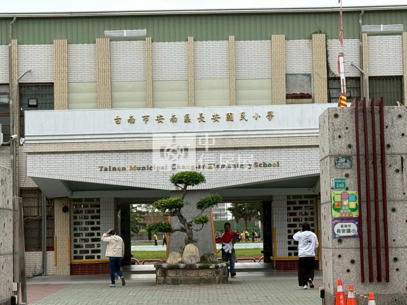 安南區長和路四段店住房屋室內格局與周邊環境