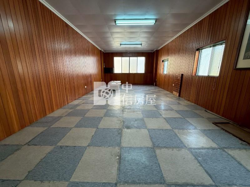 西區柳川邊間透天房屋室內格局與周邊環境