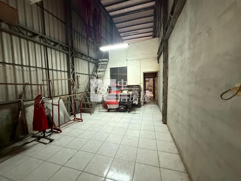 安南區長和路黃金店住房屋室內格局與周邊環境