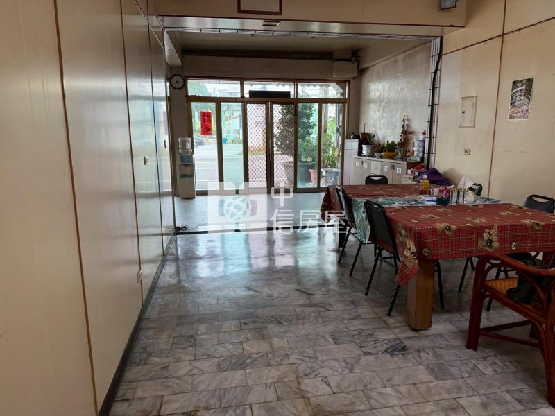 安南區長和路黃金店住房屋室內格局與周邊環境