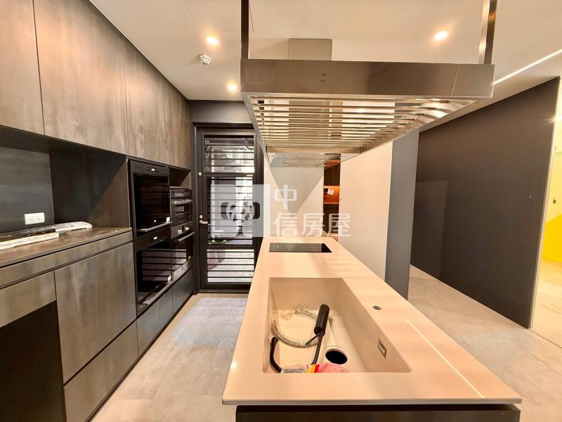 松竹車站豐謙森立方兩房平車露臺戶房屋室內格局與周邊環境