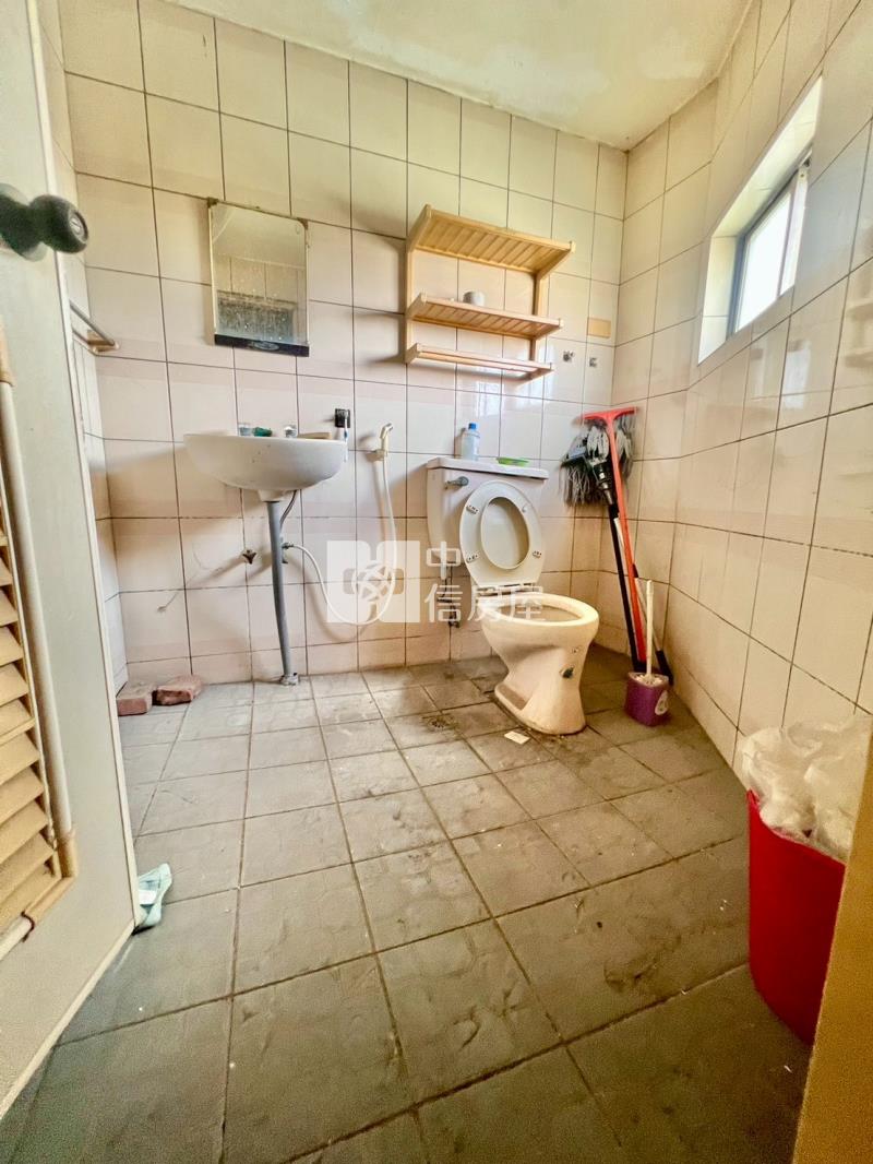 太平大面寬大地坪邊間古早味透天房屋室內格局與周邊環境