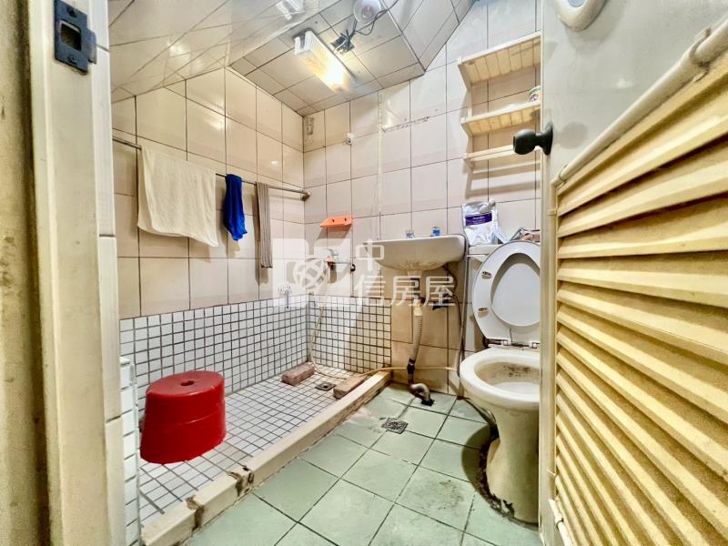 太平大面寬大地坪邊間古早味透天房屋室內格局與周邊環境