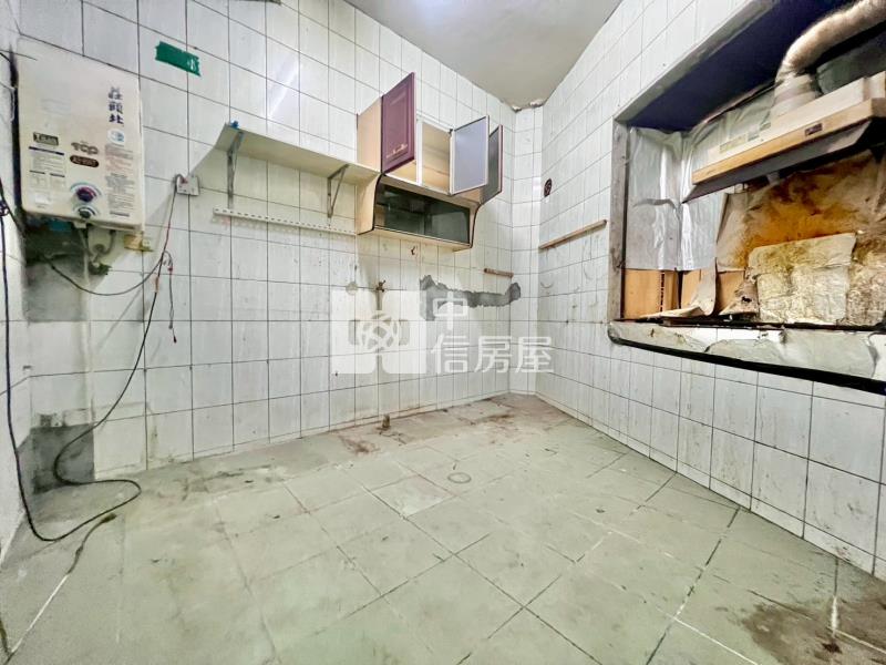 太平大面寬大地坪邊間古早味透天房屋室內格局與周邊環境