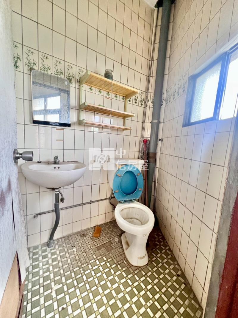 太平大面寬大地坪邊間古早味透天房屋室內格局與周邊環境