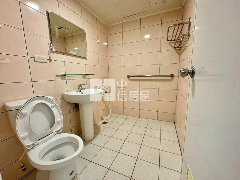 樹義公園精裝2房休旅車位美廈房屋室內格局與周邊環境