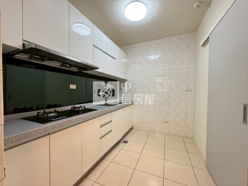 樹義公園精裝2房休旅車位美廈房屋室內格局與周邊環境