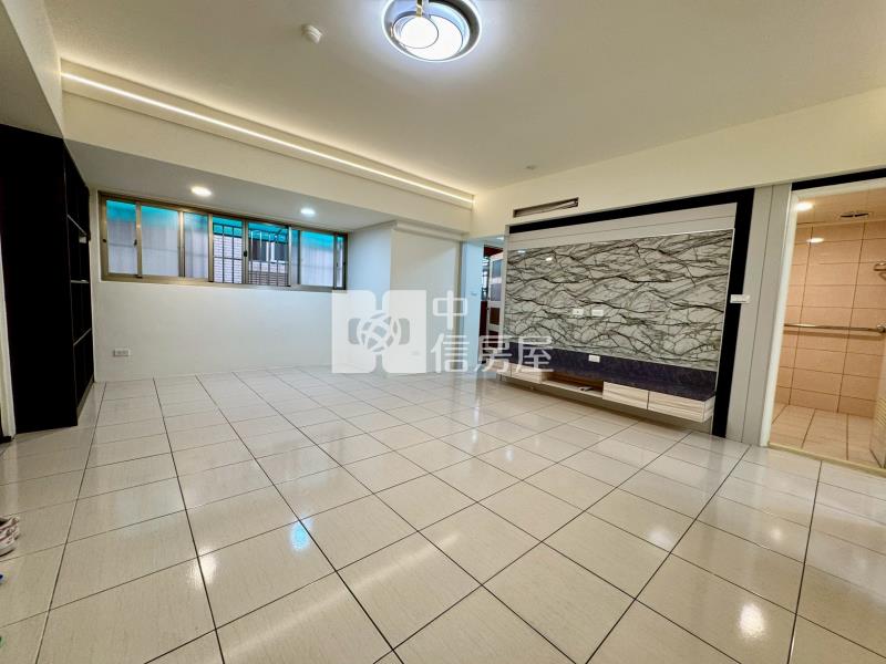 樹義公園精裝2房休旅車位美廈房屋室內格局與周邊環境