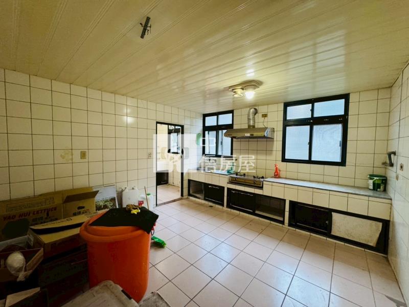 ●國城便利三樓房屋室內格局與周邊環境