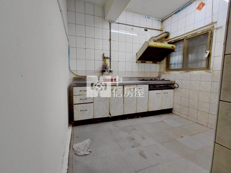 桃園區稀有準冒泡透店房屋室內格局與周邊環境