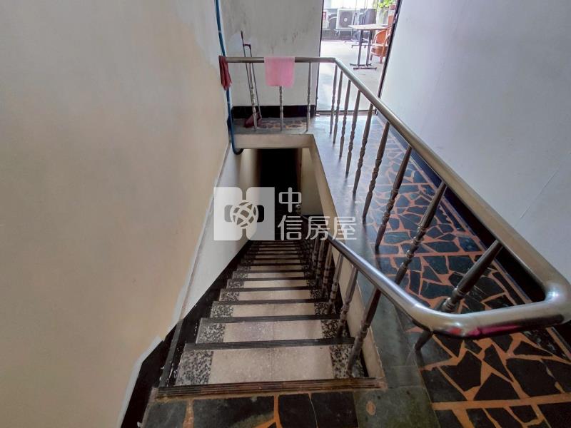 桃園區稀有準冒泡透店房屋室內格局與周邊環境