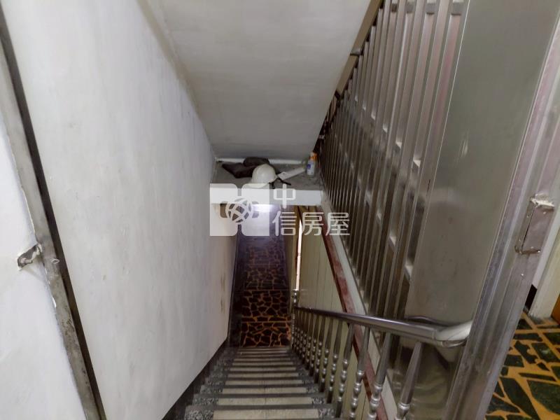 桃園區稀有準冒泡透店房屋室內格局與周邊環境