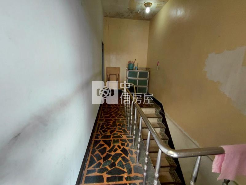 桃園區稀有準冒泡透店房屋室內格局與周邊環境