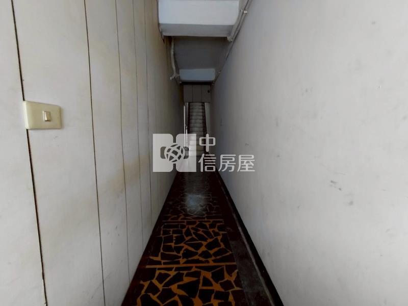 桃園區稀有準冒泡透店房屋室內格局與周邊環境