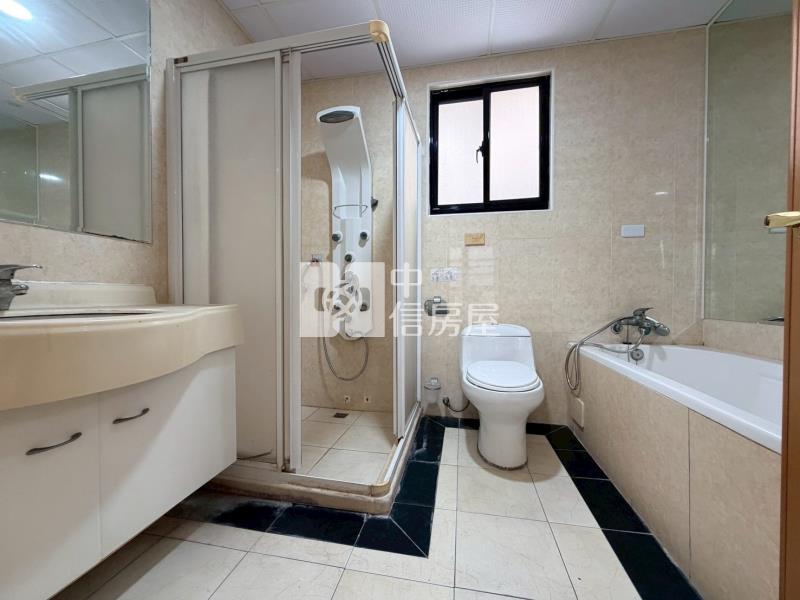 東港行政中心溫馨透天房屋室內格局與周邊環境