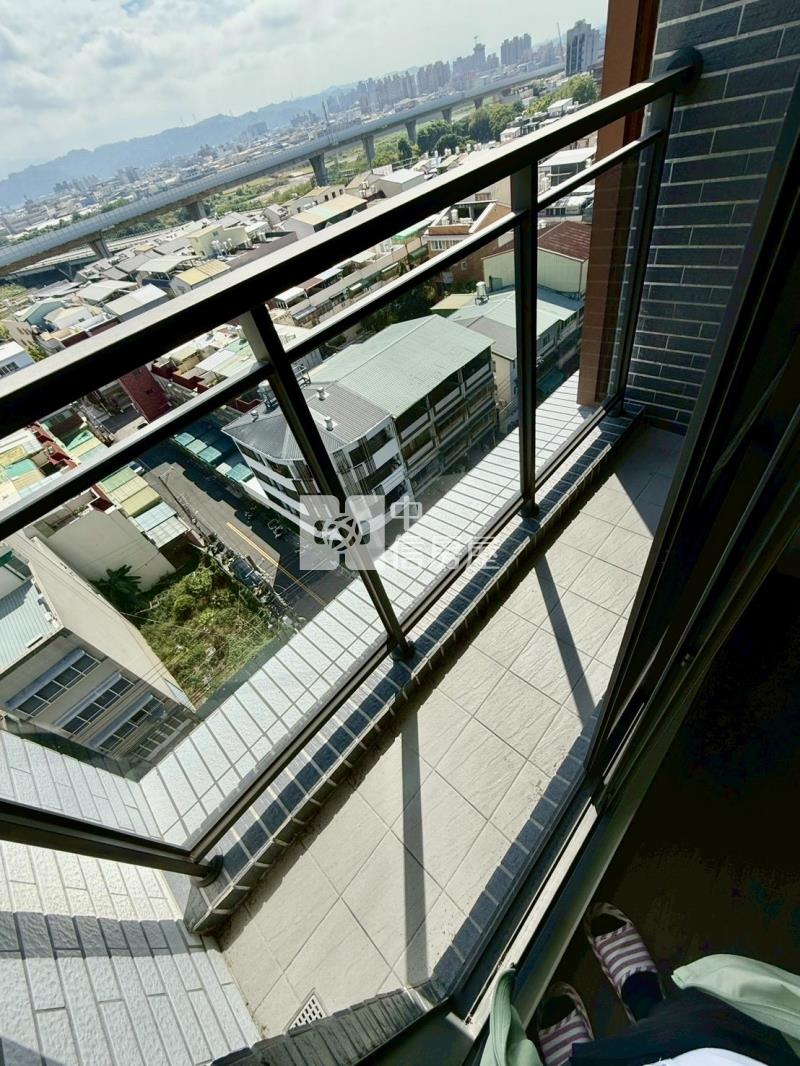 大元國小1年屋全新三房雙平車房屋室內格局與周邊環境