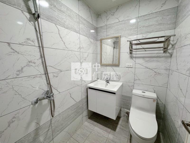 南勢平南國中旁整新美透天房屋室內格局與周邊環境