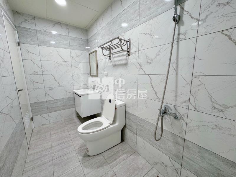 南勢平南國中旁整新美透天房屋室內格局與周邊環境